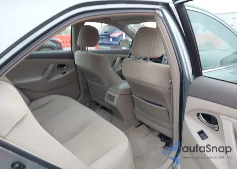 2008 Toyota Camry Le V6 z USA, uszkodzony, nr VIN 4T1BK46KX8U575855